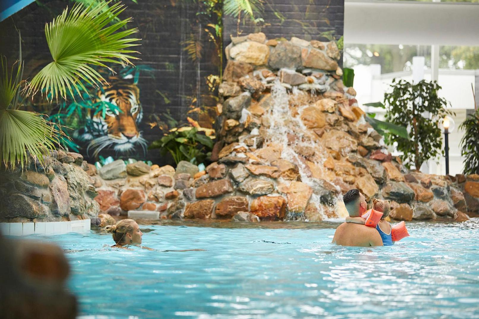 ホテル Recreatiepark De Leistert Roggel エクステリア 写真